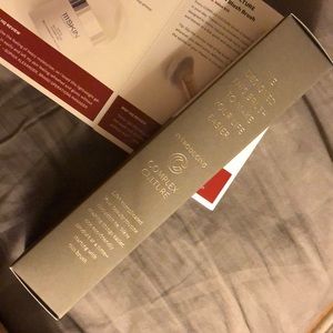 Complex culture contour and blush brush